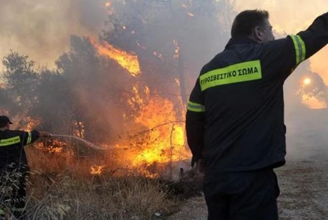ΕΚΤΑΚΤΟ: Φωτιά και στο Ζεμενό Κορινθίας – Ισχυρή δύναμη Πυροσβεστικής